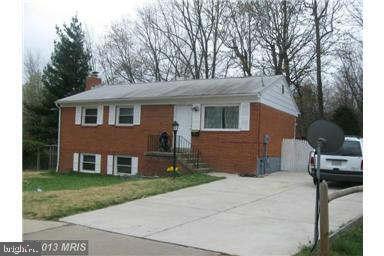 14722 Dunbar Ln in Woodbridge, VA - Foto de edificio - Building Photo