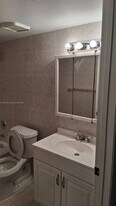 650 NE 149th St in North Miami, FL - Building Photo