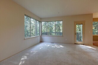 2211 NW Boulder Way Dr in Issaquah, WA - Building Photo - Building Photo
