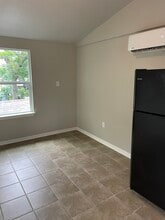 6623 Myrtle St, Unit #3 in Houston, TX - Foto de edificio - Building Photo