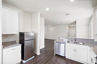 6315 Lakeview Haven Dr in Houston, TX - Building Photo - Building Photo