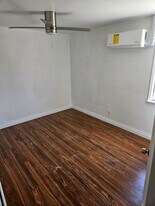 1915 E 60th St in Long Beach, CA - Building Photo