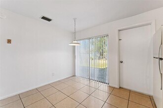 8137 Parrot Dr in Orlando, FL - Building Photo - Building Photo