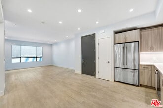 5955 Saturn St in Los Angeles, CA - Building Photo - Building Photo