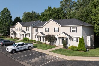 Highbrook Townhomes in Hudsonville, MI - Building Photo - Building Photo