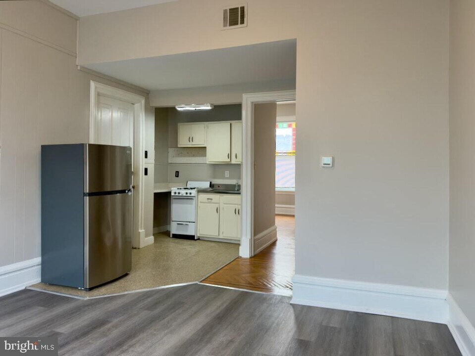 2011 N 3rd St in Harrisburg, PA - Building Photo