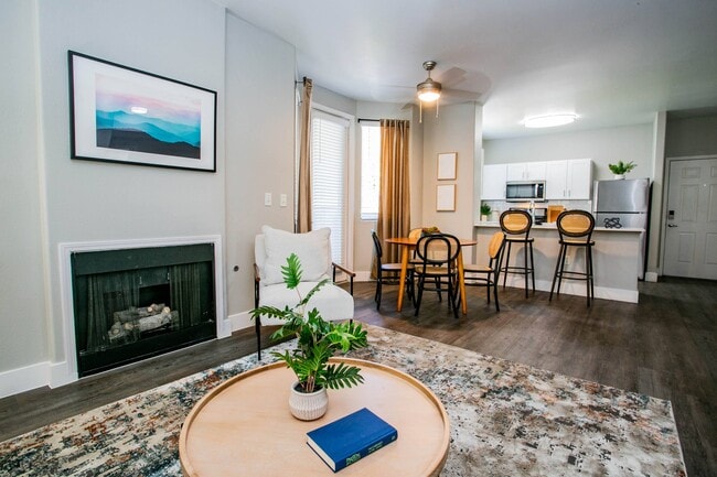 Octave Apartments in Las Vegas, NV - Foto de edificio - Building Photo