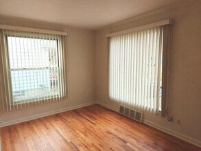 1409 Royal Ave in Royal Oak, MI - Building Photo - Building Photo