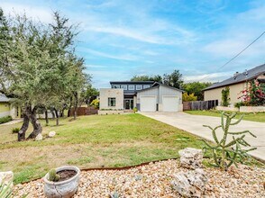 17215 Oak Cliff Cir in Dripping Springs, TX - Building Photo - Building Photo