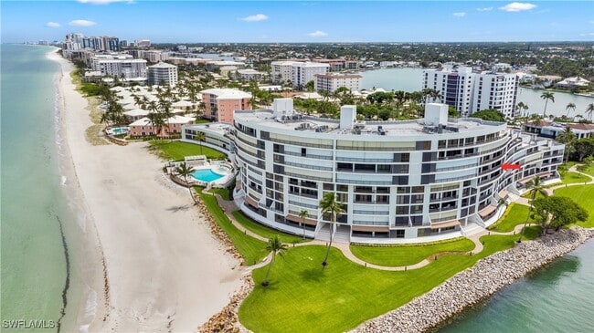 property at 2318 Gulf Shore Blvd N