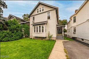 688 Myrtle Ave in Albany, NY - Building Photo