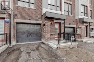 15 Bateson St in Ajax, ON - Building Photo - Building Photo