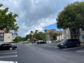 9244 W Atlantic Blvd in Coral Springs, FL - Building Photo - Building Photo
