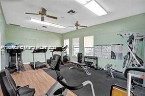 2850 Somerset Dr in Lauderdale Lakes, FL - Foto de edificio - Building Photo