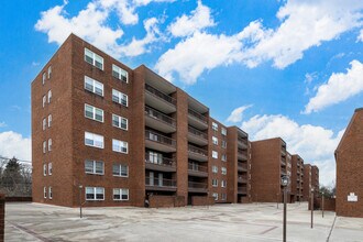 Haddonfield Commons Condominiums in Haddonfield, NJ - Building Photo - Building Photo