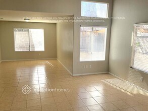 3811 McGregor Way in North Las Vegas, NV - Building Photo - Building Photo