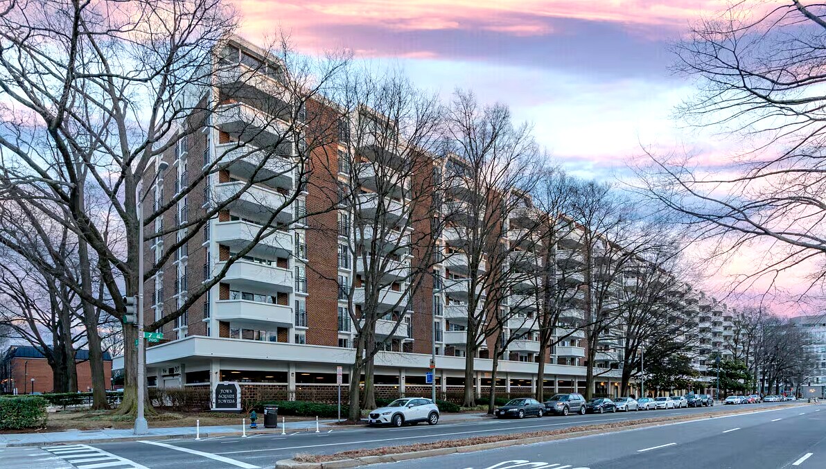 700 7th St SW, Unit 118 in Washington, DC - Foto de edificio