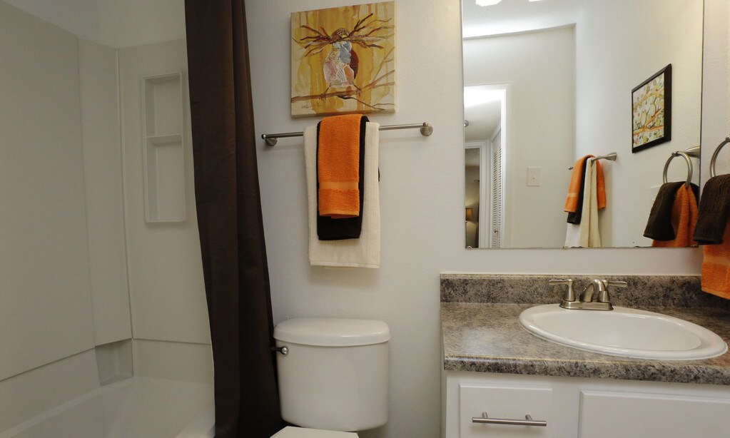 Lakeview at Cottage Hill Mobile, AL Apartments