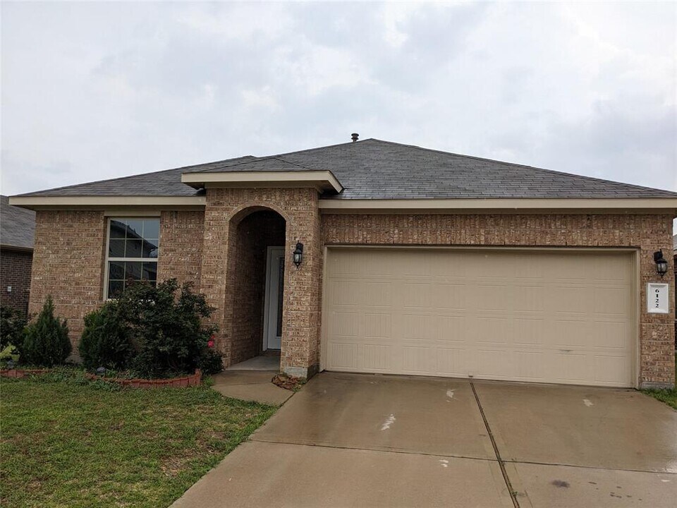 6122 Purple Iris St in Park Row, TX - Building Photo