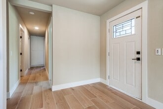 1204 Palomar Pl in Vista, CA - Foto de edificio - Building Photo