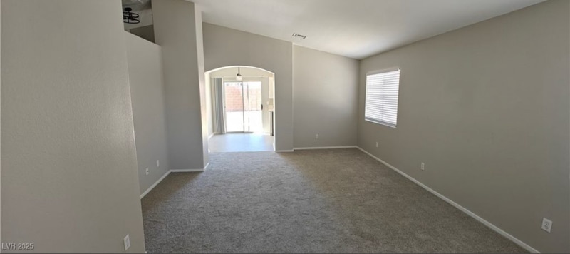 6615 Elk Creek Ln in Las Vegas, NV - Building Photo
