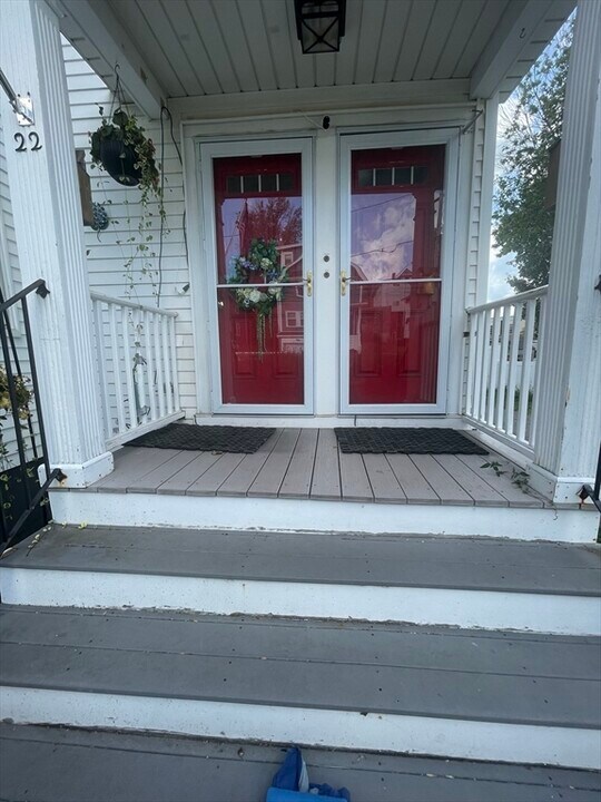 22-24-24 Slade St in Belmont, MA - Building Photo