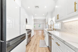 5400 Columbus Ave in Los Angeles, CA - Building Photo - Building Photo