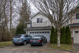 Whisperwood Lane in Lynnwood, WA - Building Photo - Building Photo