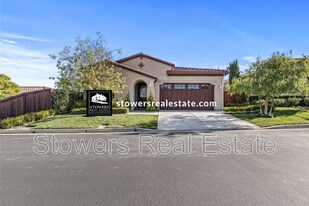 1642 Pinot Pl in Brentwood, CA - Building Photo