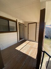 7000 Oak Meadow Cir in Austin, TX - Building Photo - Building Photo
