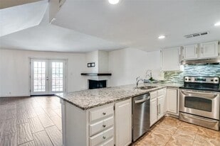 438 Yacht Club Dr in Rockwall, TX - Building Photo