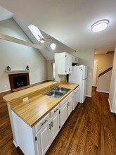 714 Autumn Trce in Williamsburg, VA - Foto de edificio - Building Photo