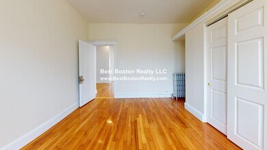 202 Baker St in Boston, MA - Building Photo - Building Photo