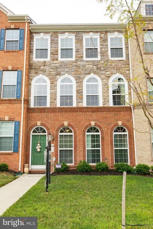 property at 1717 Taymount Ter NE