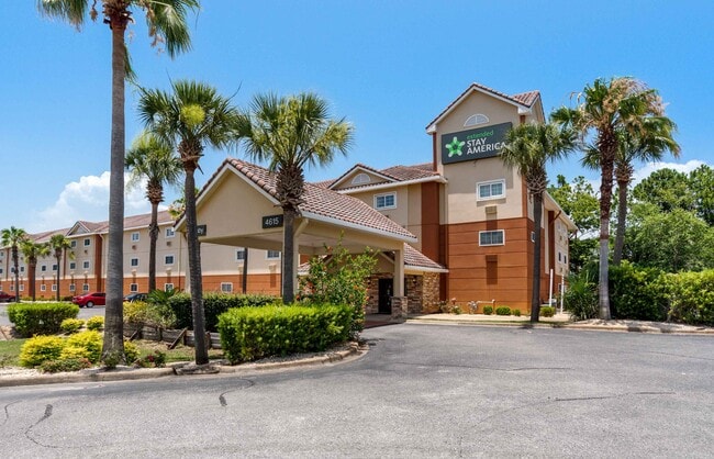 Furnished Studio-Destin - US 98 - Emerald  in Destin, FL - Foto de edificio - Building Photo