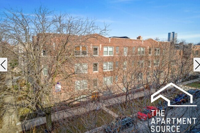 1214 W Waveland Ave, Unit 2 in Chicago, IL - Foto de edificio - Building Photo