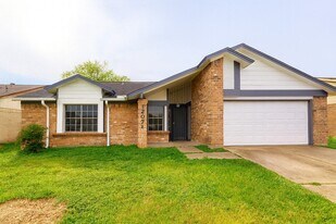 12071 Plumbrook Dr in Houston, TX - Building Photo