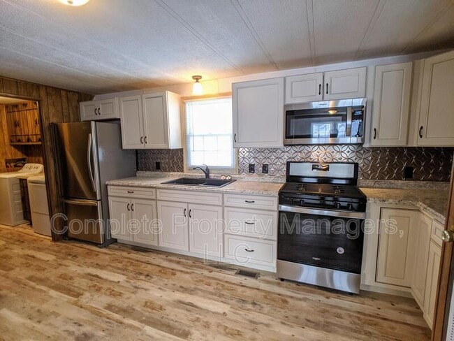 1101 E 18 1/2 St in Albert Lea, MN - Building Photo - Building Photo