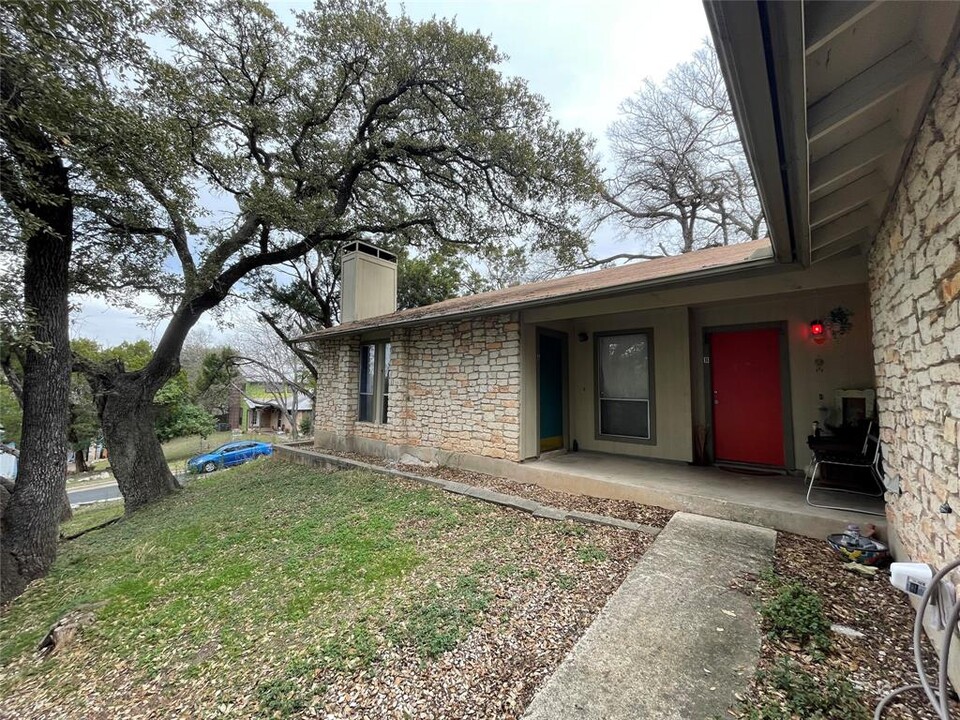 5401 Brompton Cir in Austin, TX - Building Photo