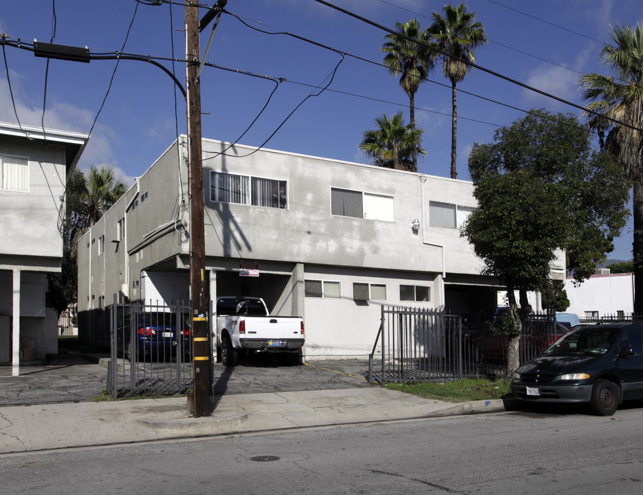 14640 Hubbard Ave in San Fernando, CA - Foto de edificio