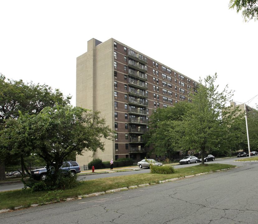 Neptune Tower Apartments in Lynn, MA - Building Photo