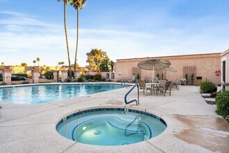 8178 Via de Ln in Scottsdale, AZ - Building Photo - Building Photo