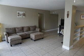 470 3rd St S in St. Petersburg, FL - Building Photo - Building Photo