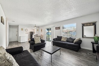 Roselea Manor Apartments in Sanford, FL - Building Photo - Building Photo