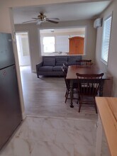 144 5th St S, Unit 1st Floor in Brigantine, NJ - Foto de edificio - Building Photo