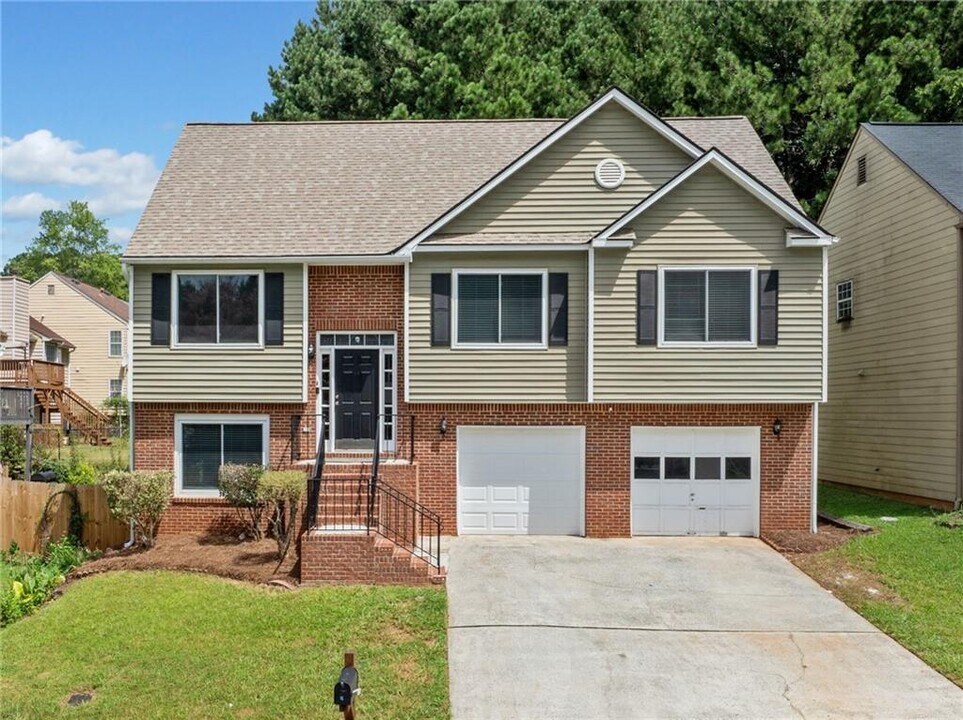 535 Durham Ridge Dr NW in Lilburn, GA - Building Photo