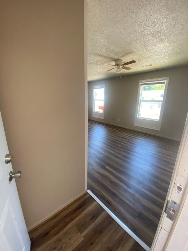 724 Parkhurst Dr in Lebanon, MO - Building Photo - Building Photo