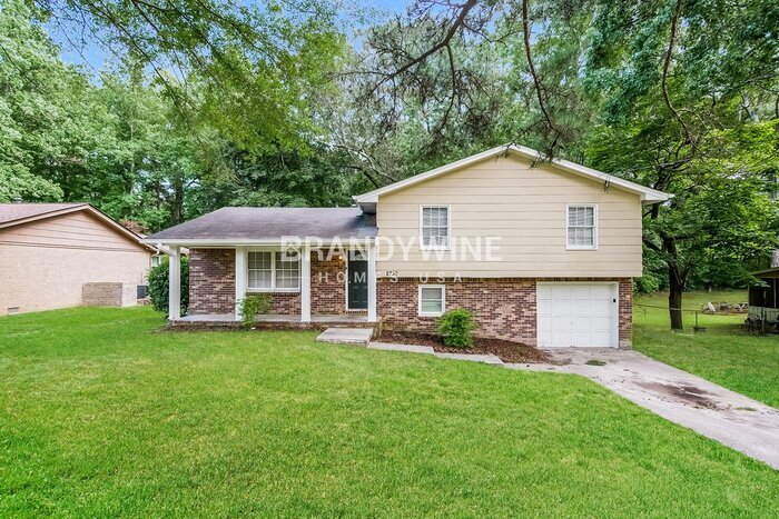 2750 Foxlair Trail in College Park, GA - Building Photo
