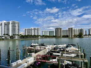 18041 Biscayne Blvd, Unit 1902 in Aventura, FL - Foto de edificio - Building Photo