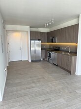 342 NE 35th St, Unit A1 in Miami, FL - Building Photo - Building Photo